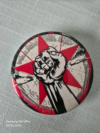 Pin Rage Against the Machine Punho Estrela
