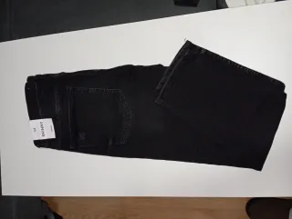 Pantalón vaquero Bershka negro hombre Talla 44 w34