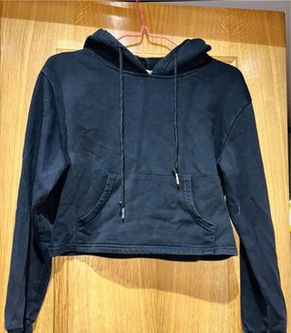 Sudadera gris con cremallera