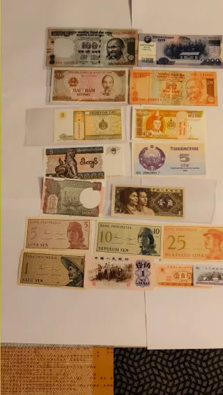 Lotes de Billetes Asiáticos Varios