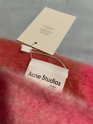 Bufanda Acne Studios cuadros beige y rosa