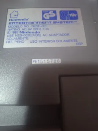 Consola Nintendo NES con 2 mandos