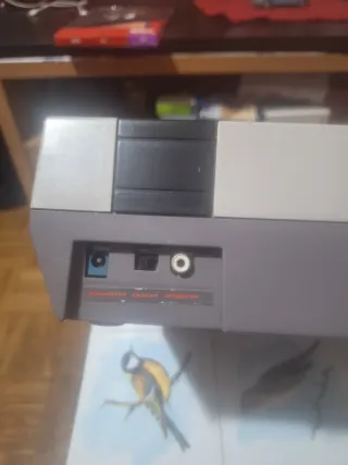 Consola Nintendo NES con 2 mandos