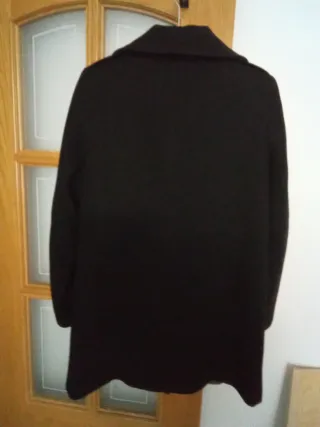 Abrigo, chaquetón de paño negro talla 44