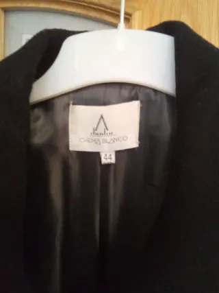 Abrigo, chaquetón de paño negro talla 44