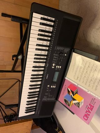 Yamaha PSR-E373 Teclado Digital