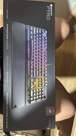 Teclado Roccat Pyro RGB - Fallo Intermitente