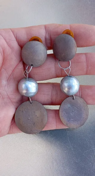 Pendientes madera y metal
