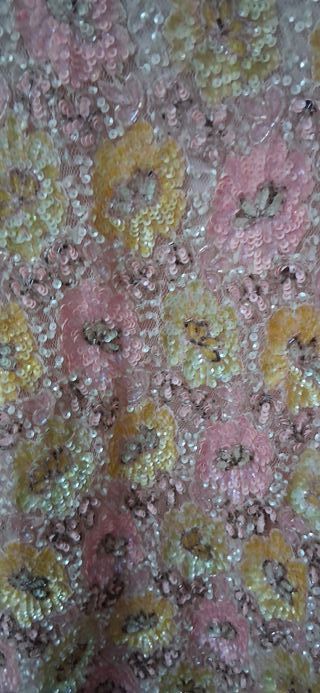 Blusa de mujer con pedrería floral