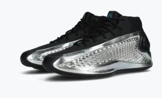 Zapatillas Deportivas Plateadas y Negras Número 43