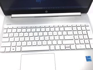 pc portatil hp 15s-fq2171ns, intel core i3-1115g4, 8gb ram, 256gb ssd, grafica compartida