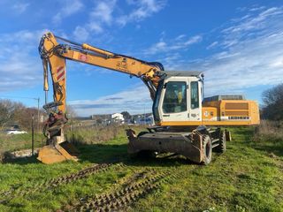 Excavadora Liebherr A924B