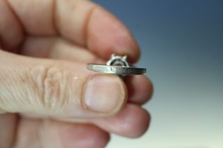 Bisutería vintage. Conjunto de anillo y pendientes metal plateado y cristales.