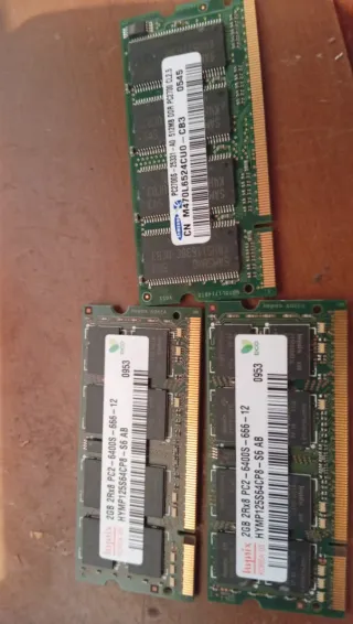 2x Samsung 2GB DDR2 SODIMM RAM