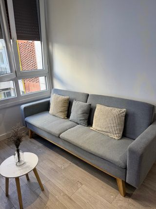 Sofá Cama Gris Tela y Madera