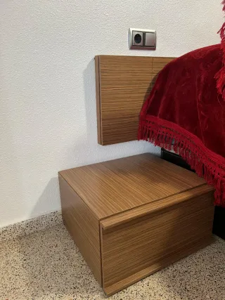 Conjuntocompleto: cómoda+ mesita+cabezal y lampara