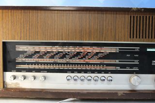 Antigua radio amplificador de válvulas. Kuba Imperial 666. RDA, 1966.