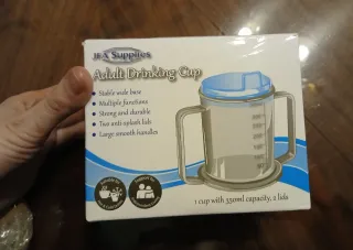 Cubiertos + baberos + bandeja, adaptados