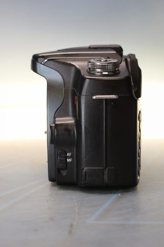 Cámara Sony α100 – Alfa 100.