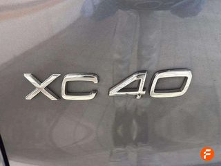 Volvo XC40 2.0 T4 R-Design Auto