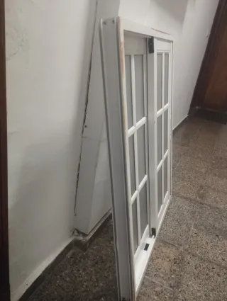 Ventana de aluminio blanco corredera con marco
