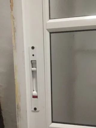 Ventana de aluminio blanco corredera con marco