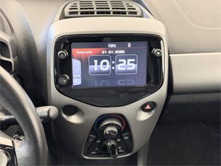 TOYOTA Aygo 5 Puertas x-play 70 Manual 5v