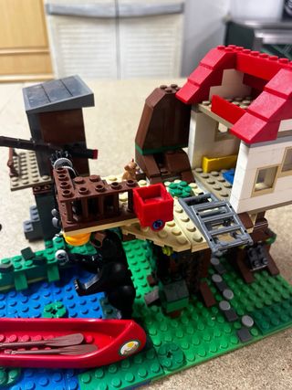 Casa sull'albero LEGO con accessori extra