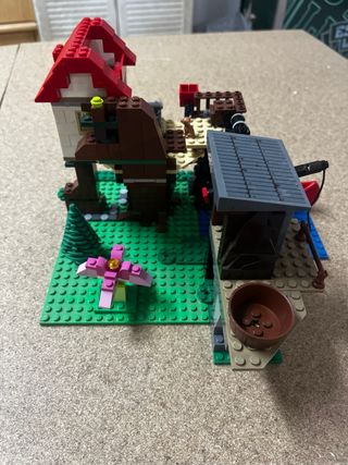 Casa sull'albero LEGO con accessori extra