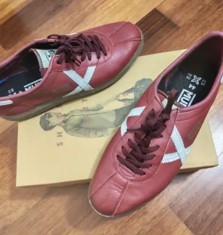 Zapatillas Munich Talla 44 Rojas, modelo original