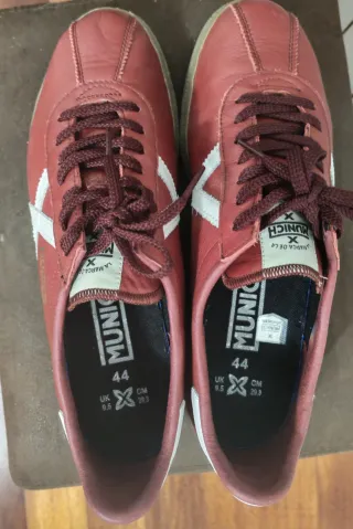 Zapatillas Munich Talla 44 Rojas, modelo original