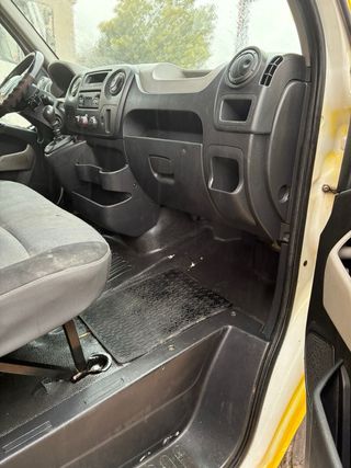se vende camión 3500 kg Renault master paquetero