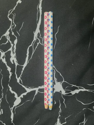 Coppia gomma da cancellare a forma di  matite