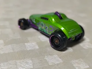 Coche Hot Wheels The Riddler Verde