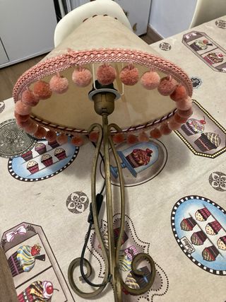 Lámpara de mesa forja antigua