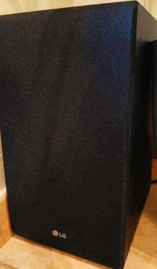 TV LG 43 4K UHD Smart TV WiFi + Barra de sonido LG