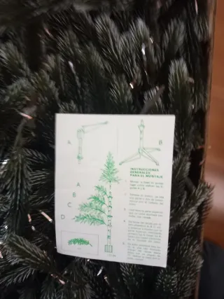Árbol de Navidad El Corte Inglés con adornos