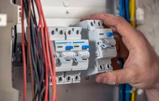 INSTALADOR DE ELECTRICIDAD