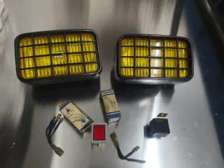 Faros antiniebla amarillos clásicos