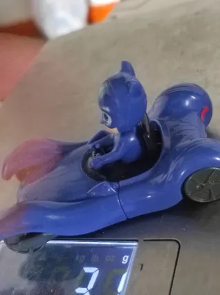 Gatuno PJ Masks en Coche Azul