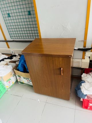 Mueble armario para máquina de coser