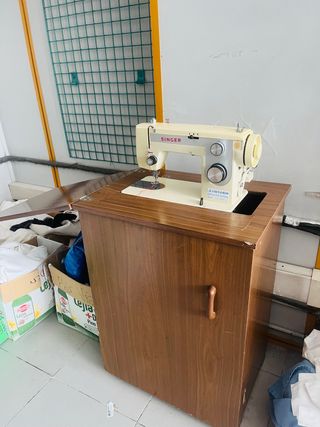 Mueble armario para máquina de coser