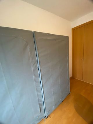 Dos armarios de tela grises