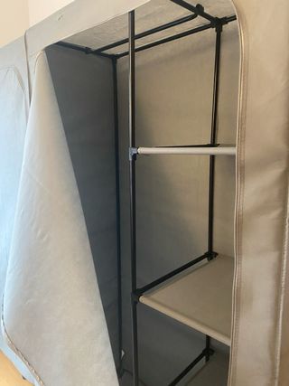 Dos armarios de tela grises