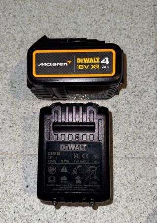 Taladro DeWalt 18V XR con 2 baterías y cargador