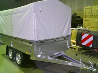 REMOLQUE 2 EJES RUEDAS POR DEBSJO CON TOLDO