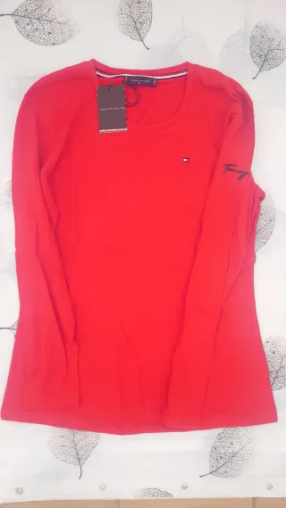 Camiseta Tommy Hilfiger Roja Manga Larga