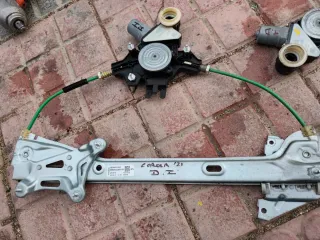 Elevalunas y cerradura Toyota Corolla E21