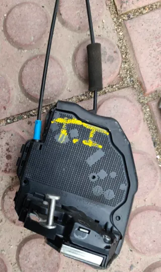 Elevalunas y cerradura Toyota Corolla E21