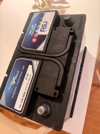 Batería de coche Recofial Max+ 12V 100Ah 850A